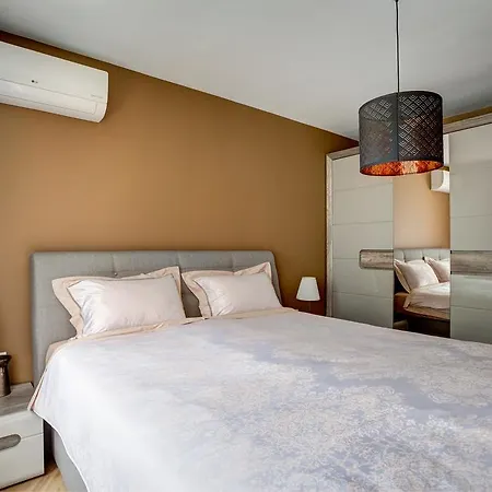 Apartment Silver & Gold Sofia