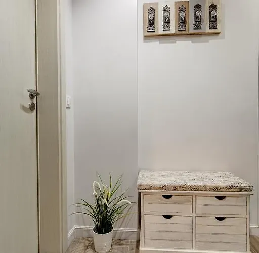 Apartment Silver & Gold